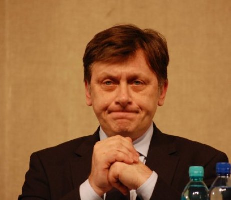 Antonescu: Am propuneri de nume de miniştri pe care să le fac în forurile PNL